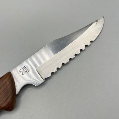 LOT 84: Vintage Fixed Blade Knife Collection