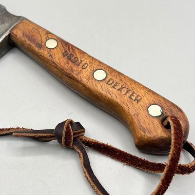 LOT 84: Vintage Fixed Blade Knife Collection