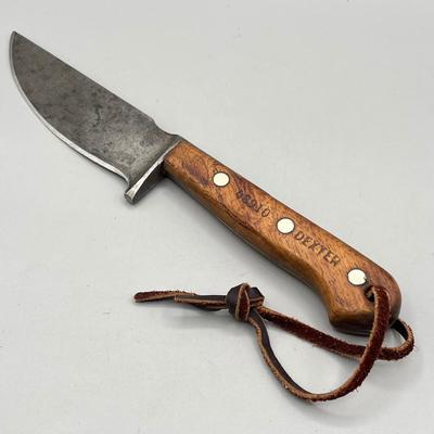 LOT 84: Vintage Fixed Blade Knife Collection