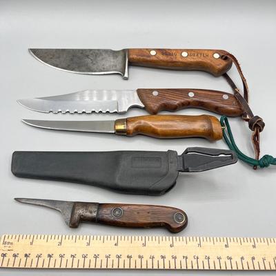 LOT 84: Vintage Fixed Blade Knife Collection