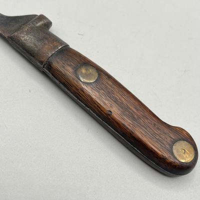 LOT 84: Vintage Fixed Blade Knife Collection
