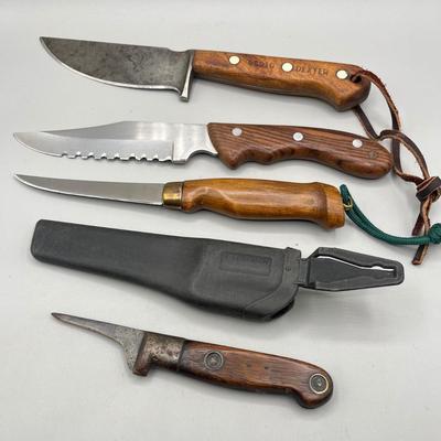 LOT 84: Vintage Fixed Blade Knife Collection
