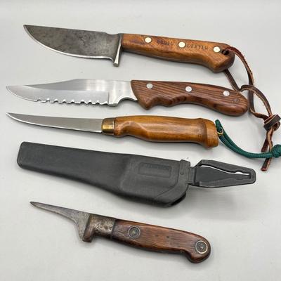 LOT 84: Vintage Fixed Blade Knife Collection