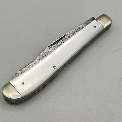 LOT 85: Vintage Pocket Knife Collection