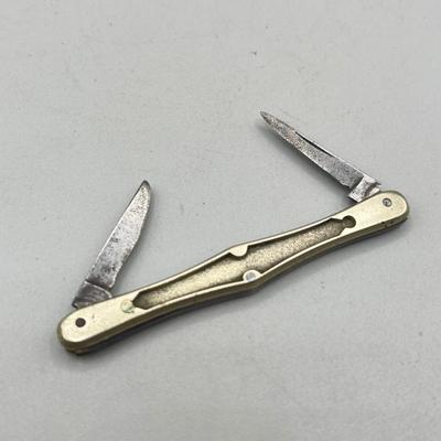 LOT 85: Vintage Pocket Knife Collection