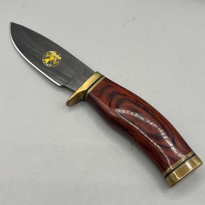 LOT 86: Wooden Handle Fixed Blade Knife Collection