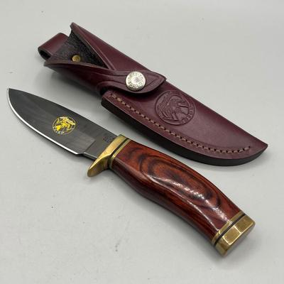 LOT 86: Wooden Handle Fixed Blade Knife Collection