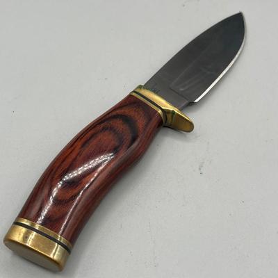 LOT 86: Wooden Handle Fixed Blade Knife Collection