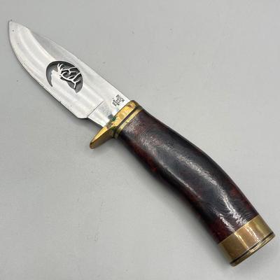LOT 86: Wooden Handle Fixed Blade Knife Collection