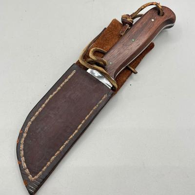 LOT 86: Wooden Handle Fixed Blade Knife Collection