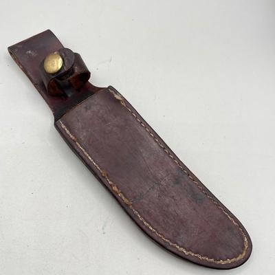 LOT 86: Wooden Handle Fixed Blade Knife Collection