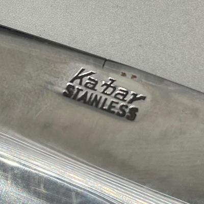 LOT 86: Wooden Handle Fixed Blade Knife Collection