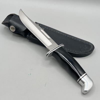 LOT 88: Vintage Fixed Blade Knife Collection - Buck and More