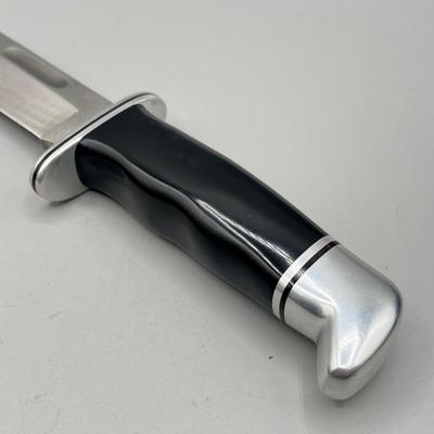 LOT 88: Vintage Fixed Blade Knife Collection - Buck and More