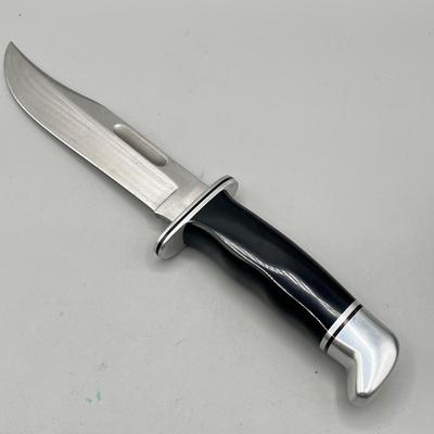 LOT 88: Vintage Fixed Blade Knife Collection - Buck and More