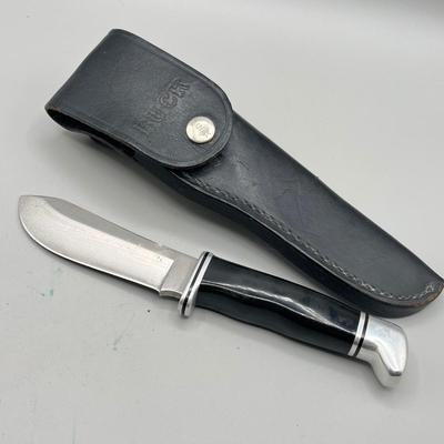 LOT 88: Vintage Fixed Blade Knife Collection - Buck and More
