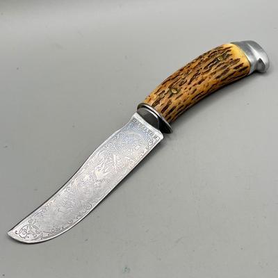 LOT 92: Vintage Carved Wood Handle Fixed Blade Knives - Rostfrei, Shrade and More