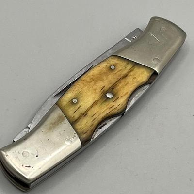 LOT 91: Vintage Blue Diamond Straight Razor and Pocket Knife Collection