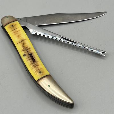 LOT 91: Vintage Blue Diamond Straight Razor and Pocket Knife Collection