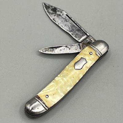 LOT 91: Vintage Blue Diamond Straight Razor and Pocket Knife Collection