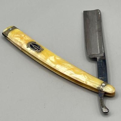 LOT 91: Vintage Blue Diamond Straight Razor and Pocket Knife Collection