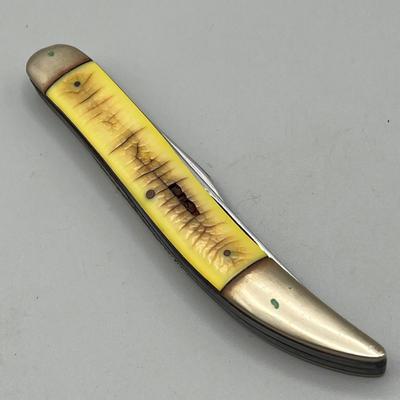 LOT 91: Vintage Blue Diamond Straight Razor and Pocket Knife Collection