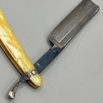 LOT 91: Vintage Blue Diamond Straight Razor and Pocket Knife Collection