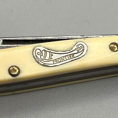 LOT 91: Vintage Blue Diamond Straight Razor and Pocket Knife Collection