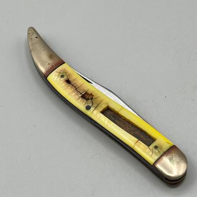 LOT 91: Vintage Blue Diamond Straight Razor and Pocket Knife Collection