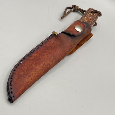 LOT 93: Fixed Blade Knife Collection - Schrade and More