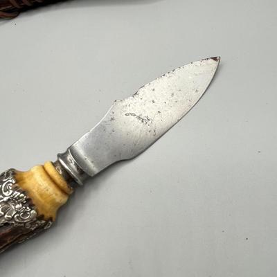 LOT 93: Fixed Blade Knife Collection - Schrade and More