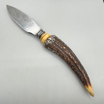 LOT 93: Fixed Blade Knife Collection - Schrade and More
