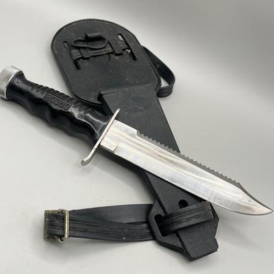 LOT 94: Fixed Blade Knife Collection