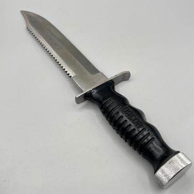 LOT 94: Fixed Blade Knife Collection
