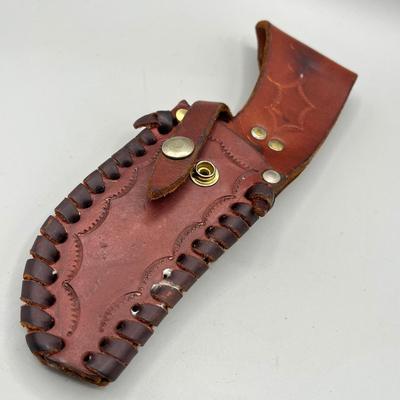 LOT 96: Vintage Fixed Blade Knives - Beta, L. Herder & Son and More