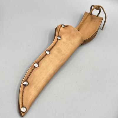 LOT 96: Vintage Fixed Blade Knives - Beta, L. Herder & Son and More