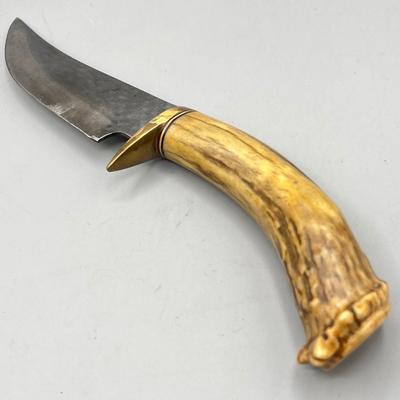 LOT 96: Vintage Fixed Blade Knives - Beta, L. Herder & Son and More