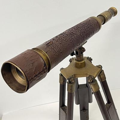 LOT 98: Vintage / Antique Nautical Telescope