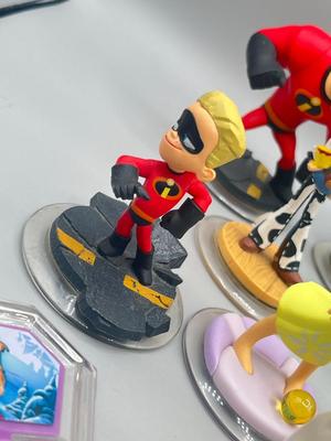 LOT 196: Disney Infinity Figures and Accessories - Toy Story, Incredibles, Frozen and More