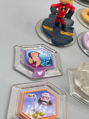 LOT 196: Disney Infinity Figures and Accessories - Toy Story, Incredibles, Frozen and More