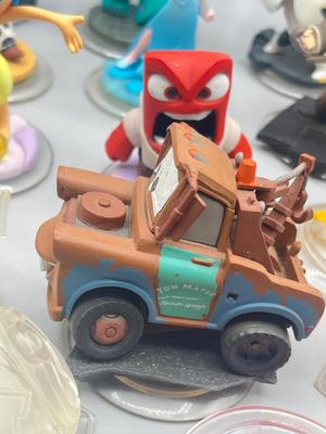 LOT 196: Disney Infinity Figures and Accessories - Toy Story, Incredibles, Frozen and More