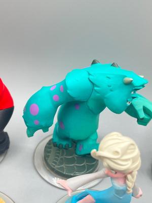 LOT 196: Disney Infinity Figures and Accessories - Toy Story, Incredibles, Frozen and More