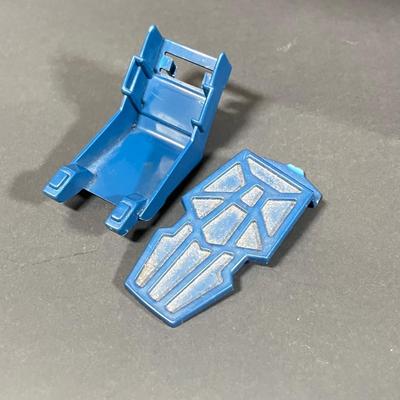 LOT 226: Vintage Star Wars Toys - Millenium Falcon, Tie Fighter and More - For Parts / Repair