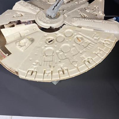 LOT 226: Vintage Star Wars Toys - Millenium Falcon, Tie Fighter and More - For Parts / Repair