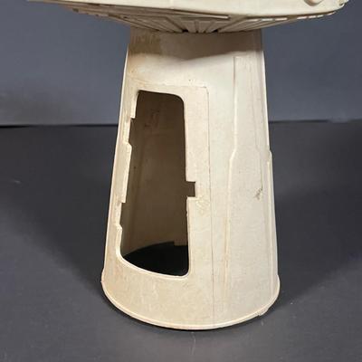 LOT 226: Vintage Star Wars Toys - Millenium Falcon, Tie Fighter and More - For Parts / Repair