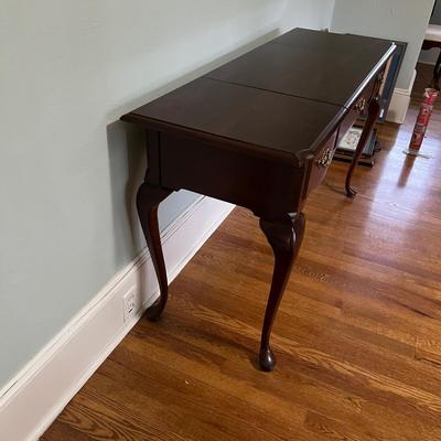 Thomasville Vanity W/ Flip Top Mirror and Matching Stool (B3-RG)