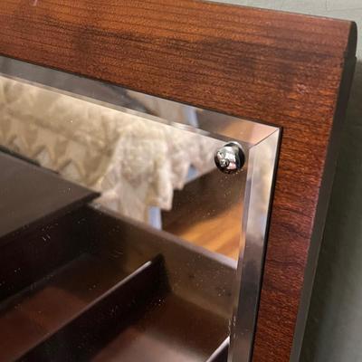 Thomasville Vanity W/ Flip Top Mirror and Matching Stool (B3-RG)