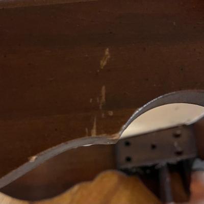 Thomasville Vanity W/ Flip Top Mirror and Matching Stool (B3-RG)