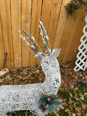 REINDEER PRE-LIT SILVER MESH & METAL OUTDOOR CHRISTMAS DECORATION
