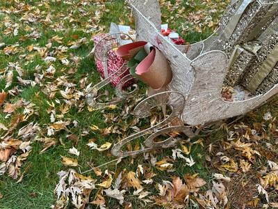 CHRISTMAS SLEIGH PRE-LIT SILVER MESH & METAL OUTDOOR CHRISTMAS DECORATION